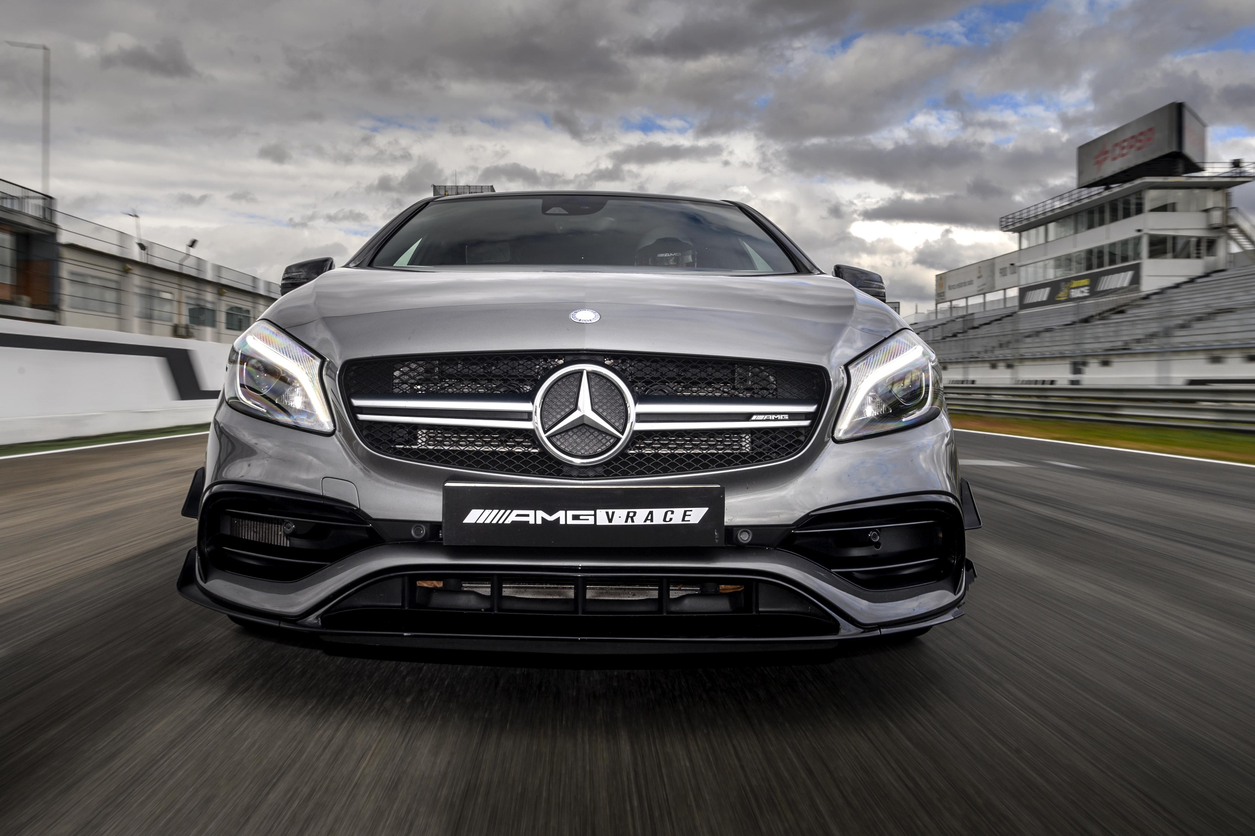 AMG VRACE: NACE UN NUEVO CONCEPTO DE REALIDAD VIRTUAL