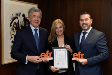 La Fundación MásFamilia reconoce a CaixaBank por su modelo de gestión en materia de igualdad y su apuesta por iniciativas de conciliación La Fundación MásFamilia reconoce a CaixaBank por su modelo de gestión en materia de igualdad y su apuesta por iniciativas de conciliación