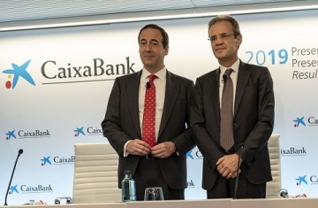 CaixaBank obtiene un beneficio de 1.705 millones y reduce su morosidad hasta el 3,6% CaixaBank obtiene un beneficio de 1.705 millones y reduce su morosidad hasta el 3,6%