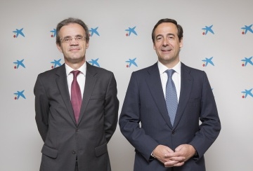 CaixaBank recibe el premio Euromoney “Excelencia en Liderazgo en Europa Occidental 2020” por su compromiso social en su respuesta a la crisis de la COVID-19 CaixaBank recibe el premio Euromoney “Excelencia en Liderazgo en Europa Occidental 2020” por su compromiso social en su respuesta a la crisis de la COVID-19