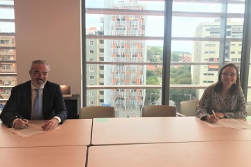 CaixaBank y la Plataforma Tecnológica del Vino renuevan su colaboración para potenciar la innovación en el sector vitivinícola CaixaBank y la Plataforma Tecnológica del Vino renuevan su colaboración para potenciar la innovación en el sector vitivinícola